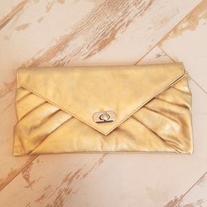 Gold clutch